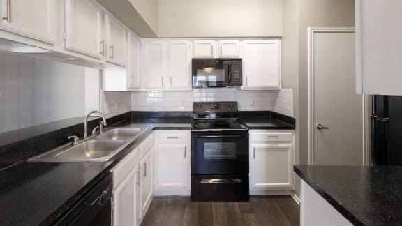 Tribeca Kitchen at The Manhattan Apartments, Dallas, Texas