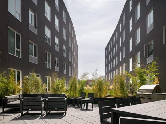 Courtyard With Bbq Area at The Fowler, Idaho, 83702