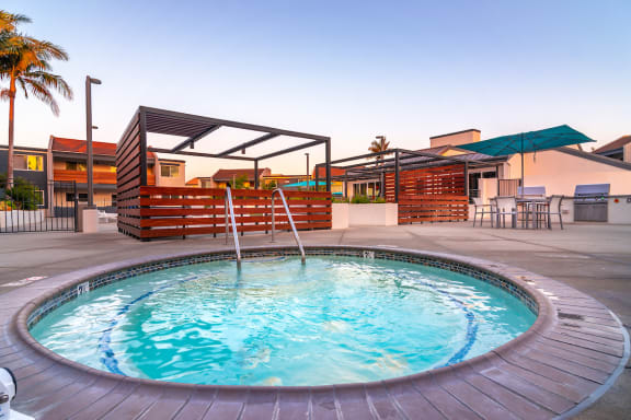 Hot Tub at Beverly Plaza Apartments, Long Beach, CA, 90815