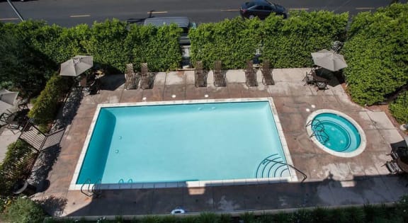 Luxuries at The Verandas, Canoga Park, CA