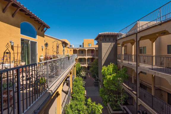Virtual tour at The Verandas, Canoga Park, CA, 91304