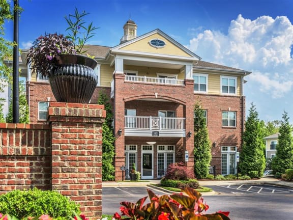 Deposit-free at Rose Heights Apartments, North Carolina