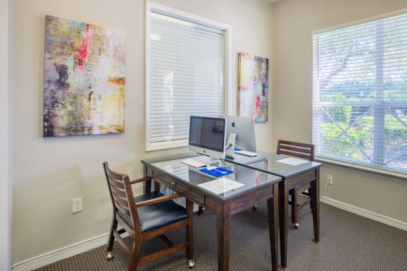 Park Del Mar Apartments business center with high-speed internet and computers