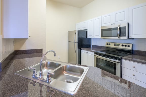 Park Del Mar Apartments refrigerator with ice makers