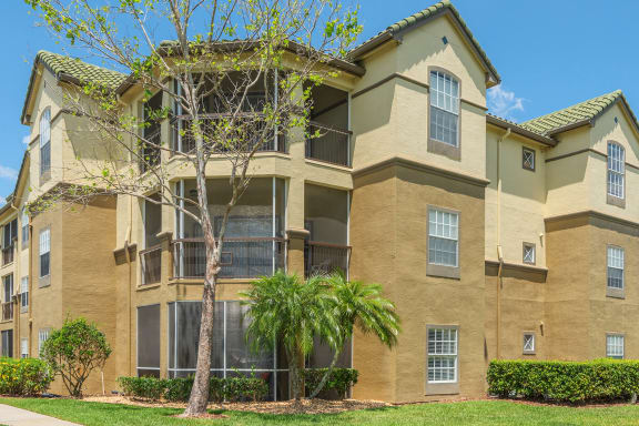 Park Del Mar Apartments screened-in spacious patios and balconies