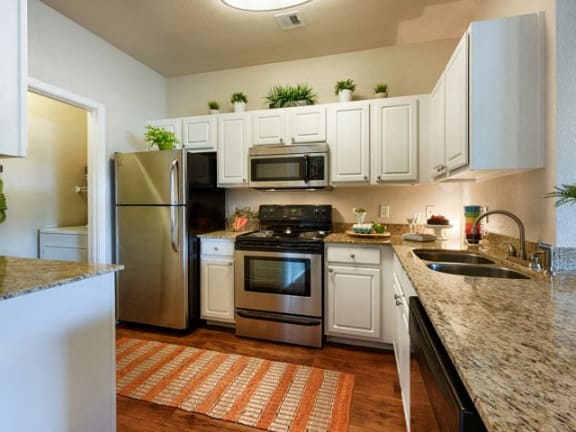 Stonebridge Ranch Apartment Homes for Rent in Chandler, AZ - Kitchen