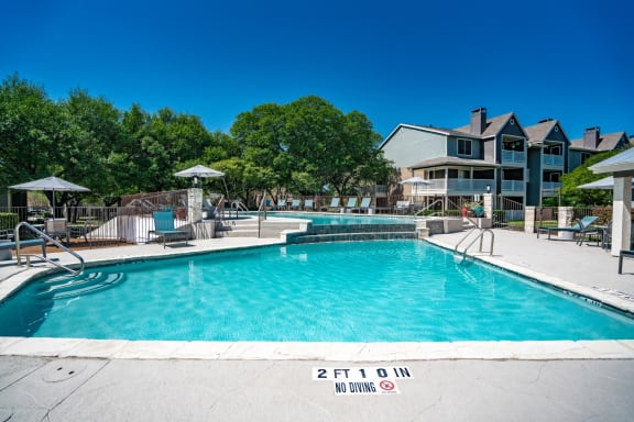 resort style pool in north austin apartments