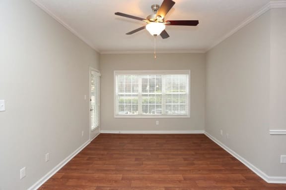 Unfurnished Living Room at Park Summit Apartments in Decatur, GA 30033