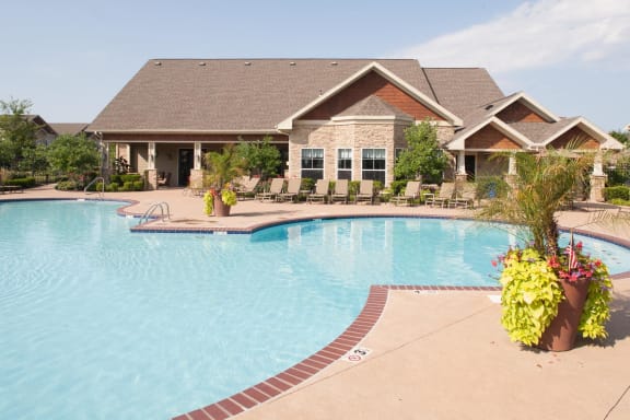 Outdoor swimmingat Villas at Carrington Square, Overland Park, KS