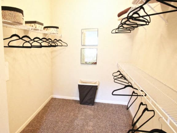 Closetat Villas at Carrington Square, Kansas