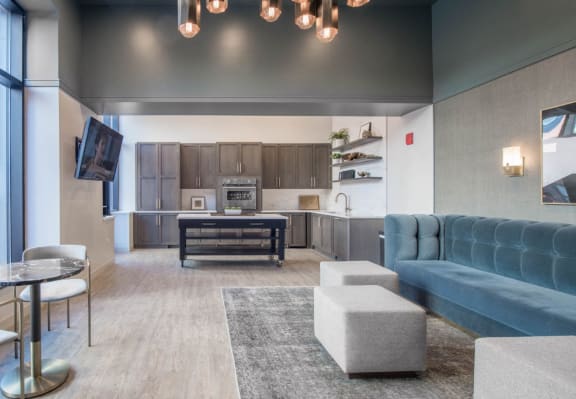 community chefs lounge | River North Park Apartments in Chicago, IL