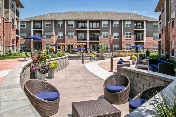 Community Courtyard at The Apartments at Lux 96 in Papillion, NE