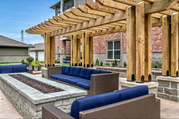 Community Courtyard at The Apartments at Lux 96 in Papillion, NE