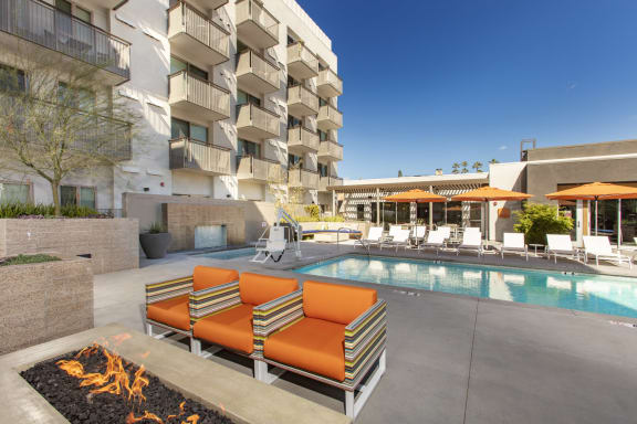 Outdoor courtyard with fire pit at Imperial Hardware Lofts, California