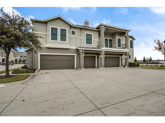 Garages Available at Orion Prosper Lakes, Prosper