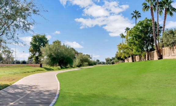 Garden With Green Lawn at Miramonte Apartments, Arizona
