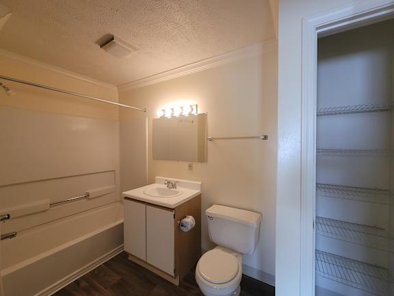 Spacious Bathrooms at Bradford Place Apartments, Indiana