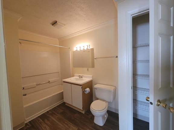 Bathroom Fitters at Bradford Place Apartments, Indiana, 47909