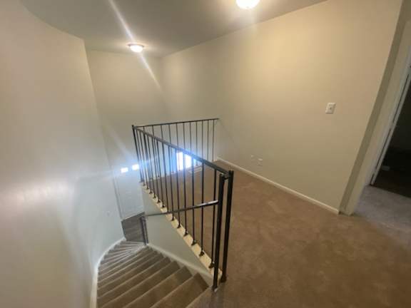 photo of landing at Governor Square Apartments, Indiana