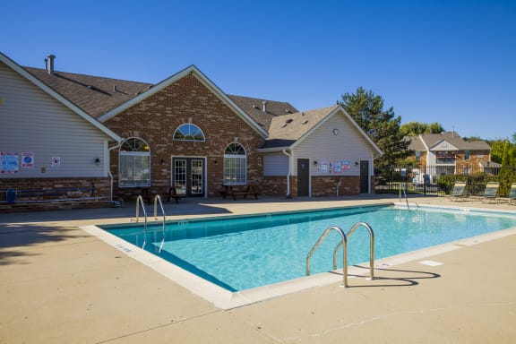 swimming pool and sundeck at Northlake Farms Apartments, Gurnee, Illinois
