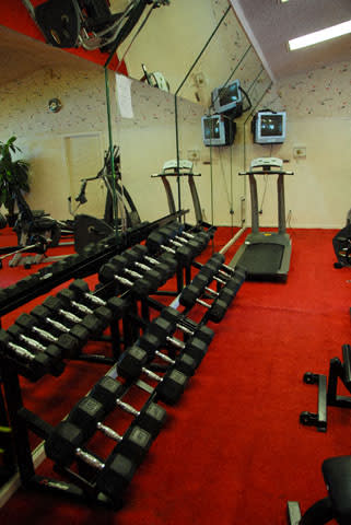 Free Weights at Scottsmen Too Apartments, California