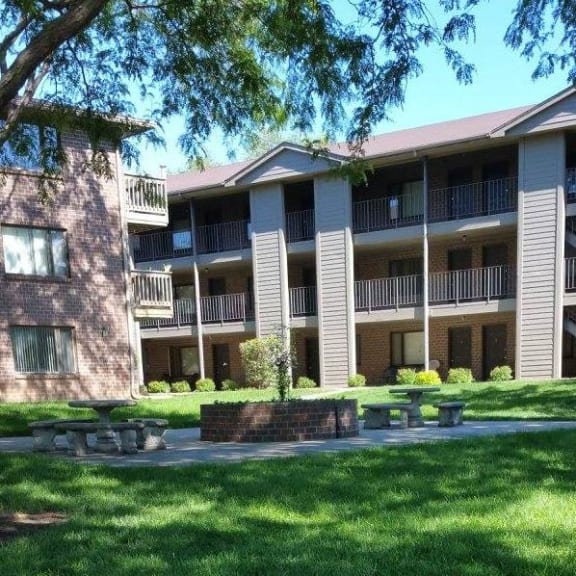 Apartments near Stony Brook in Omaha, NE Nearby Communities