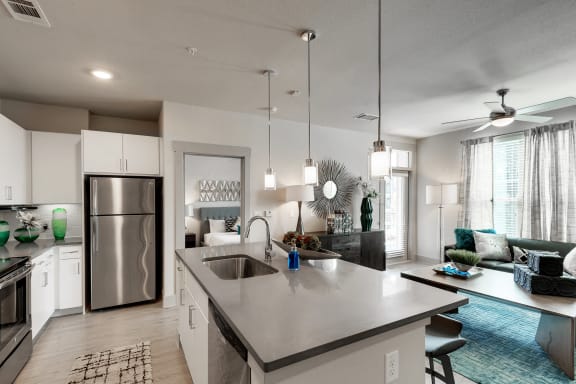 Quarts &amp; granite countertops &amp; kitchen islands at Retreat at Ironhorse, Tennessee
