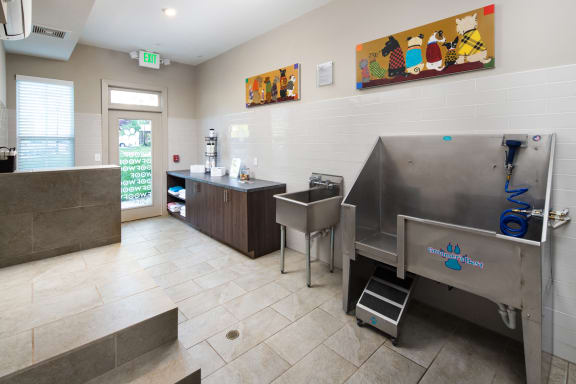 Pet Grooming Studio at The Flats at Ballantyne Apartments, Charlotte