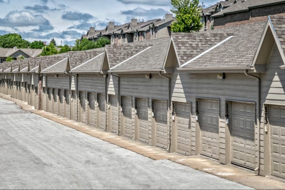 Garage at Whispering Hills, Omaha