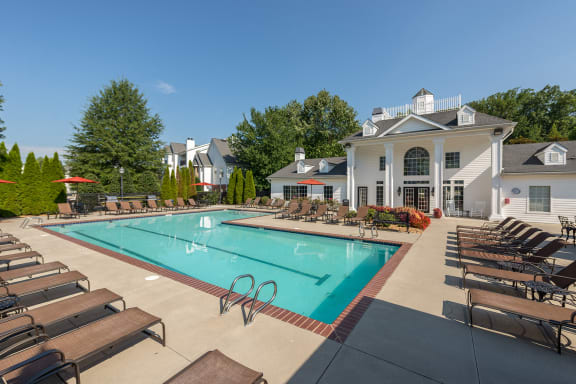 Swift Creek Commons Apartments - Resort-style swimming pool and sundeck