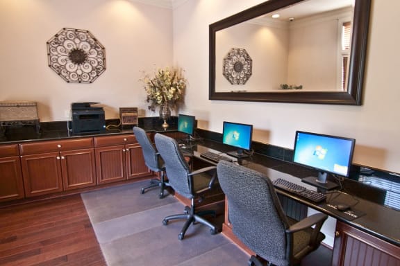 24-Hour Business Center at Broadlands, Ashburn