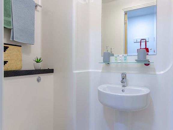 Floor Plan  Collegelands, Glasgow - En suite Bathroom