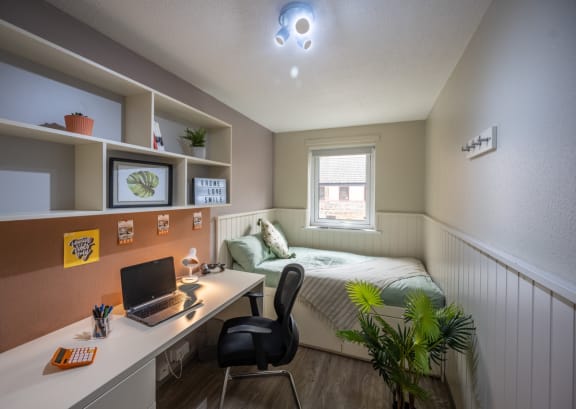 Floor Plan  6 Bed Flat at Meadow Court, student accommodation in Edinburgh
