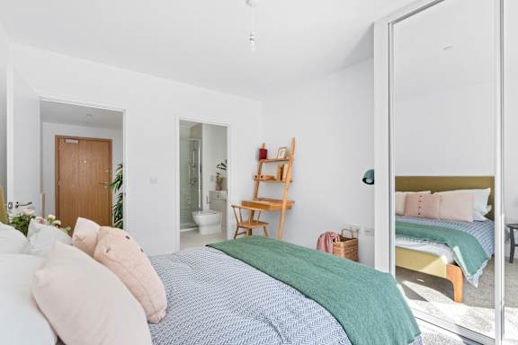 Large Bedroom at The Quarters Apartments, Dock Road