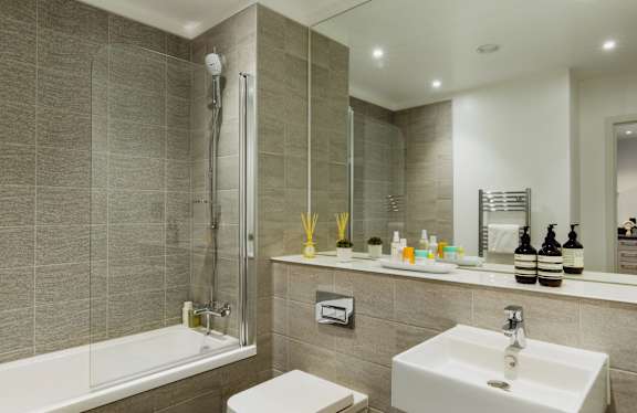 Modern Bathroom Modern Bathroom at Slate Yard Apartments, Salford