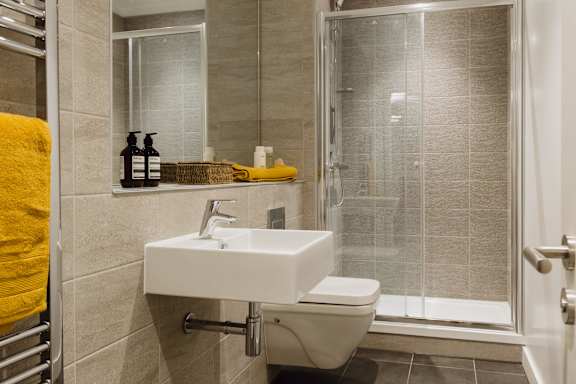 Luxurious Bathroom Luxurious Bathroom at Slate Yard Apartments, Salford, M3 5EX
