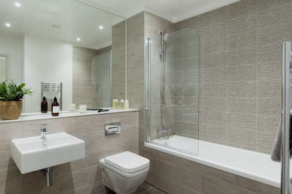 Bathroom With Bathtub Bathroom With Bathtub at Slate Yard Apartments, Salford