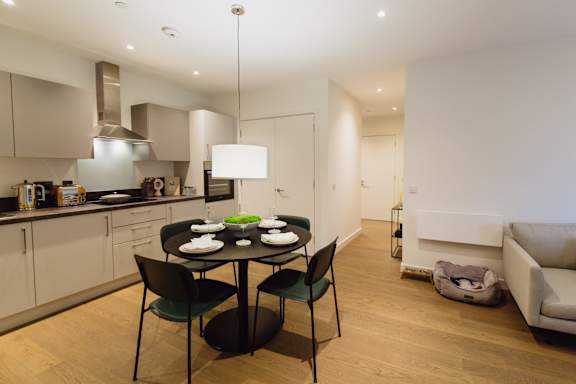 Elegant Dining Space Elegant Dining Space at Slate Yard Apartments, Salford, M3 5EX