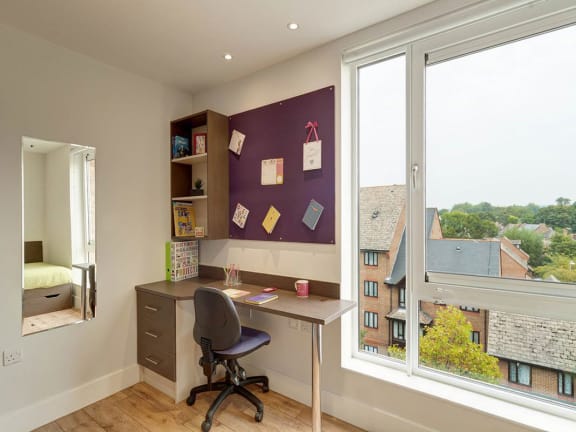 Floor Plan  Davidson House, Kingston - En suite Bedroom Workspace