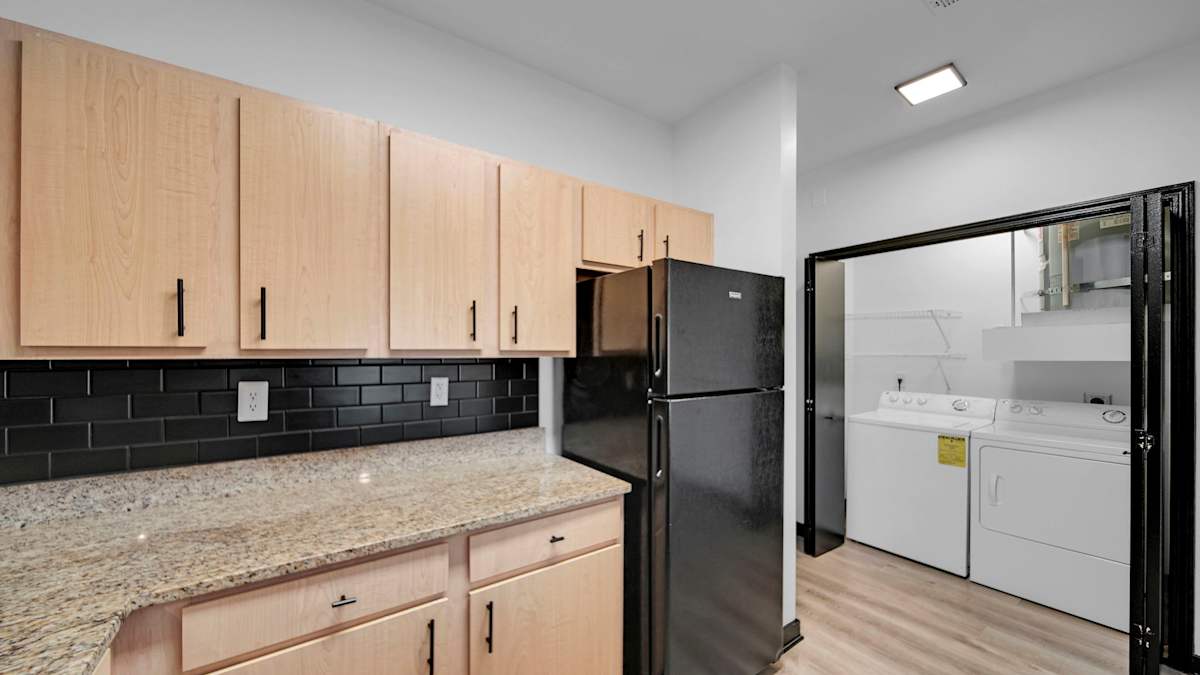 Bristol On Union Apartment Homes kitchen with granite countertops - Memphis, TN