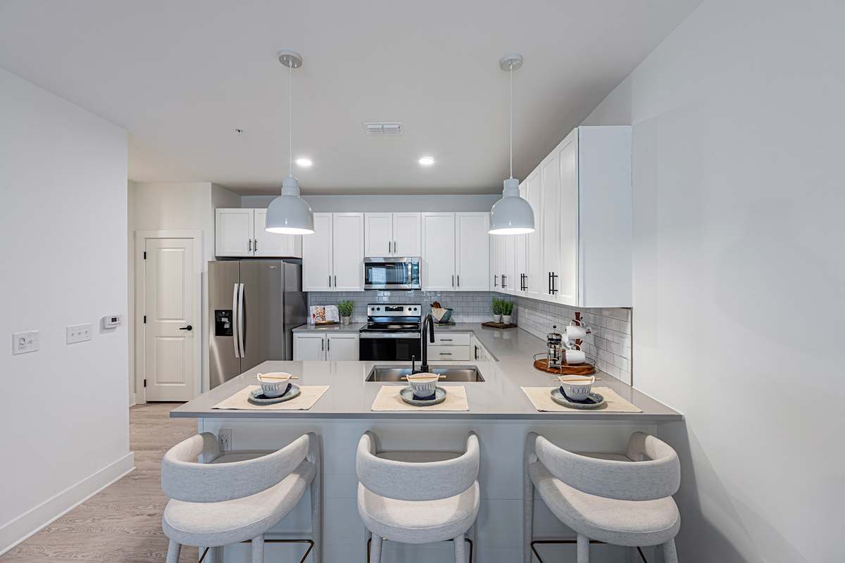 Elevate Navarre apartment kitchen - Navarre, FL