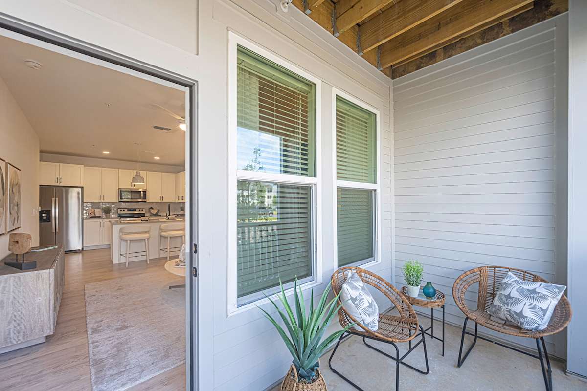 Elevate Navarre private patio - Navarre, FL