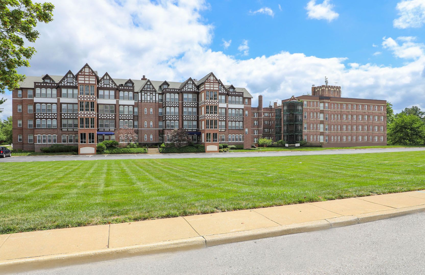 Pikesville Apartments | Ingram Manor Apartments