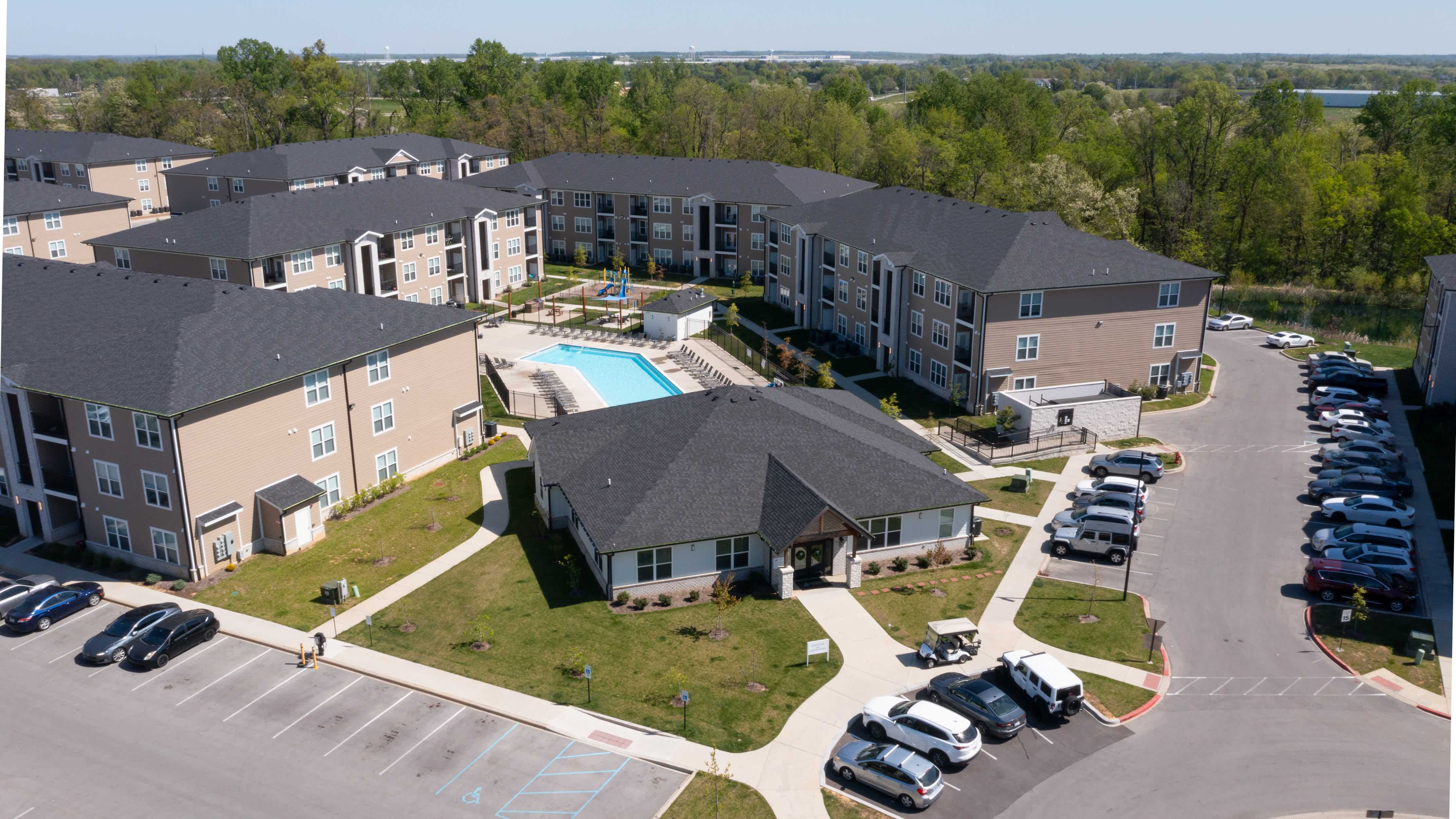 Lakeside Gardens Apartments hero exterior photo - Jeffersonville, IN