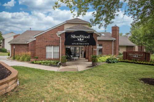 Silverwood Apartments community photo - Mission, KS