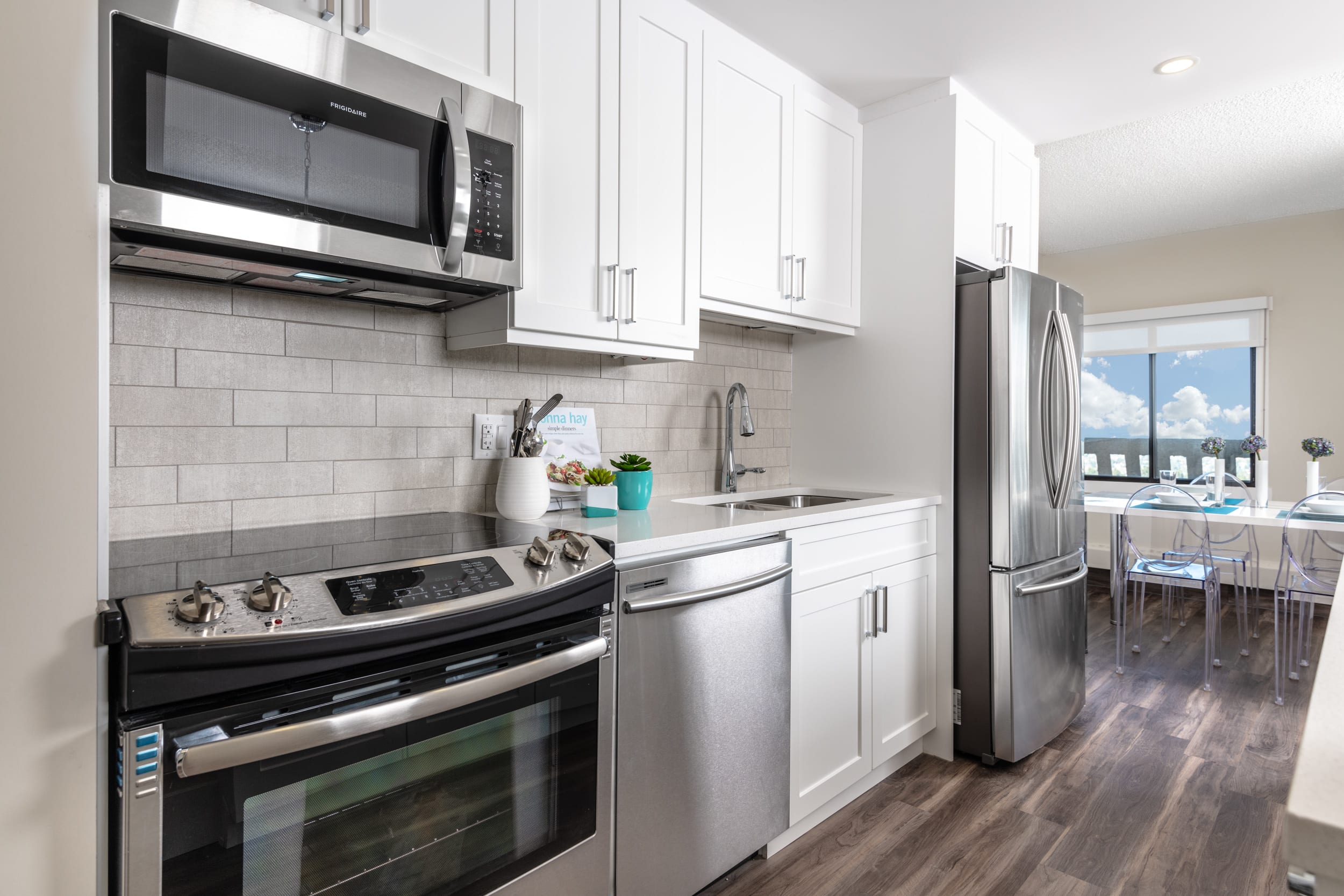 Windsor Park Plaza Pet Friendly Apartment In Edmonton For Rent
