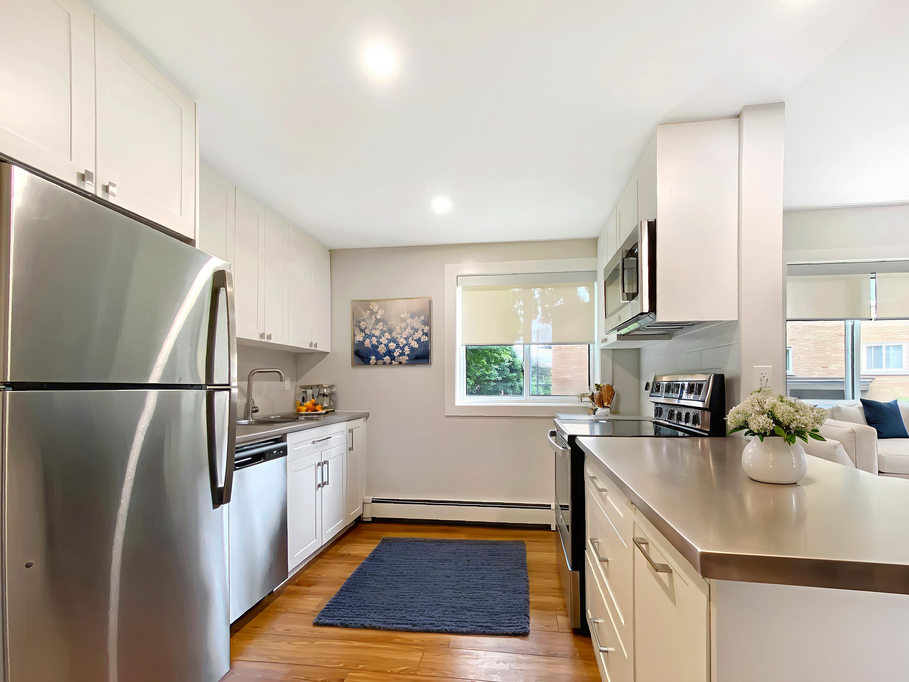 Brockville Apartments - 2 Bed 1 Bath E - 95 Front 4