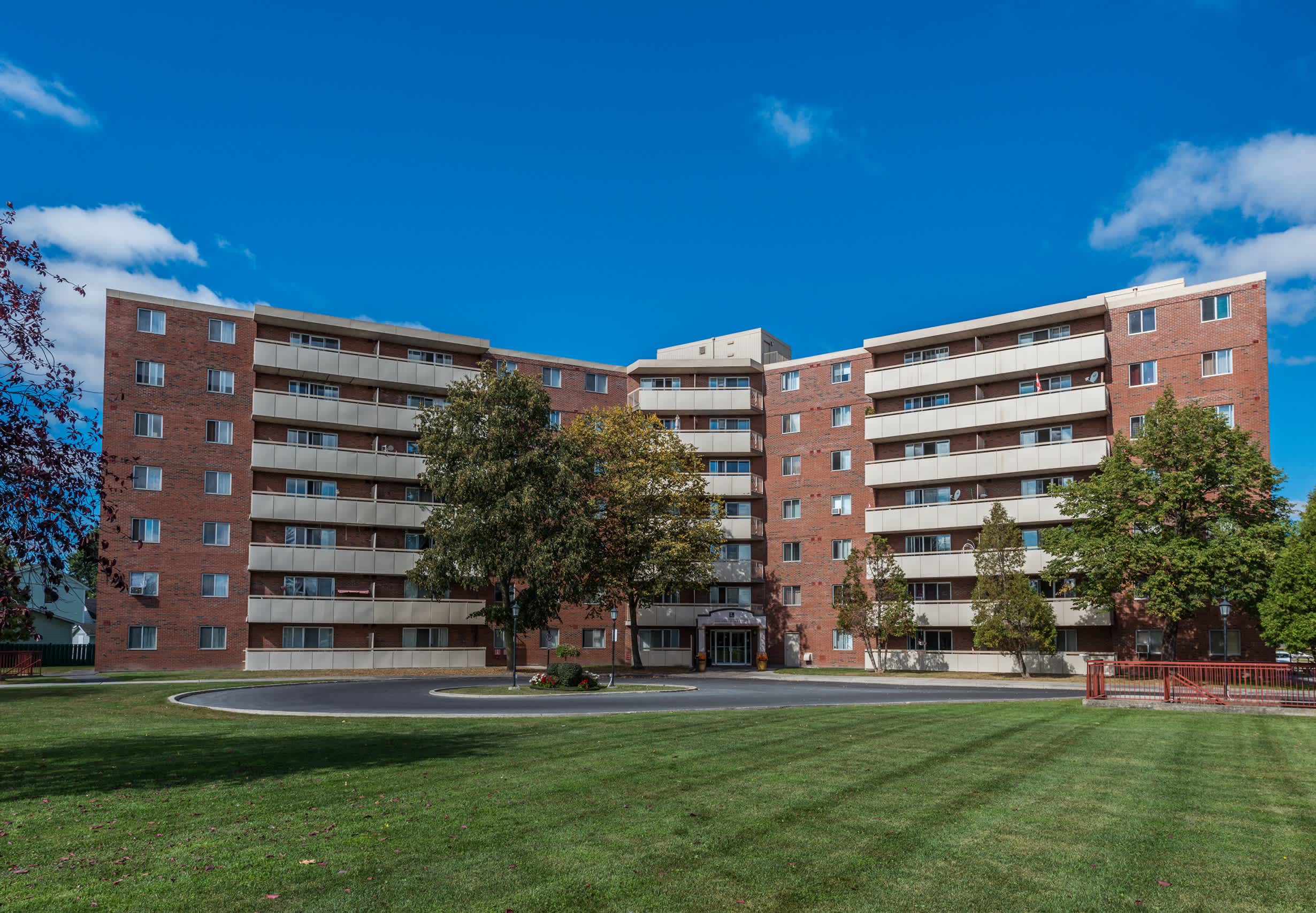 Lorneville Apartments - 3 Bed 1.5 Bath A 1430 First St E 2