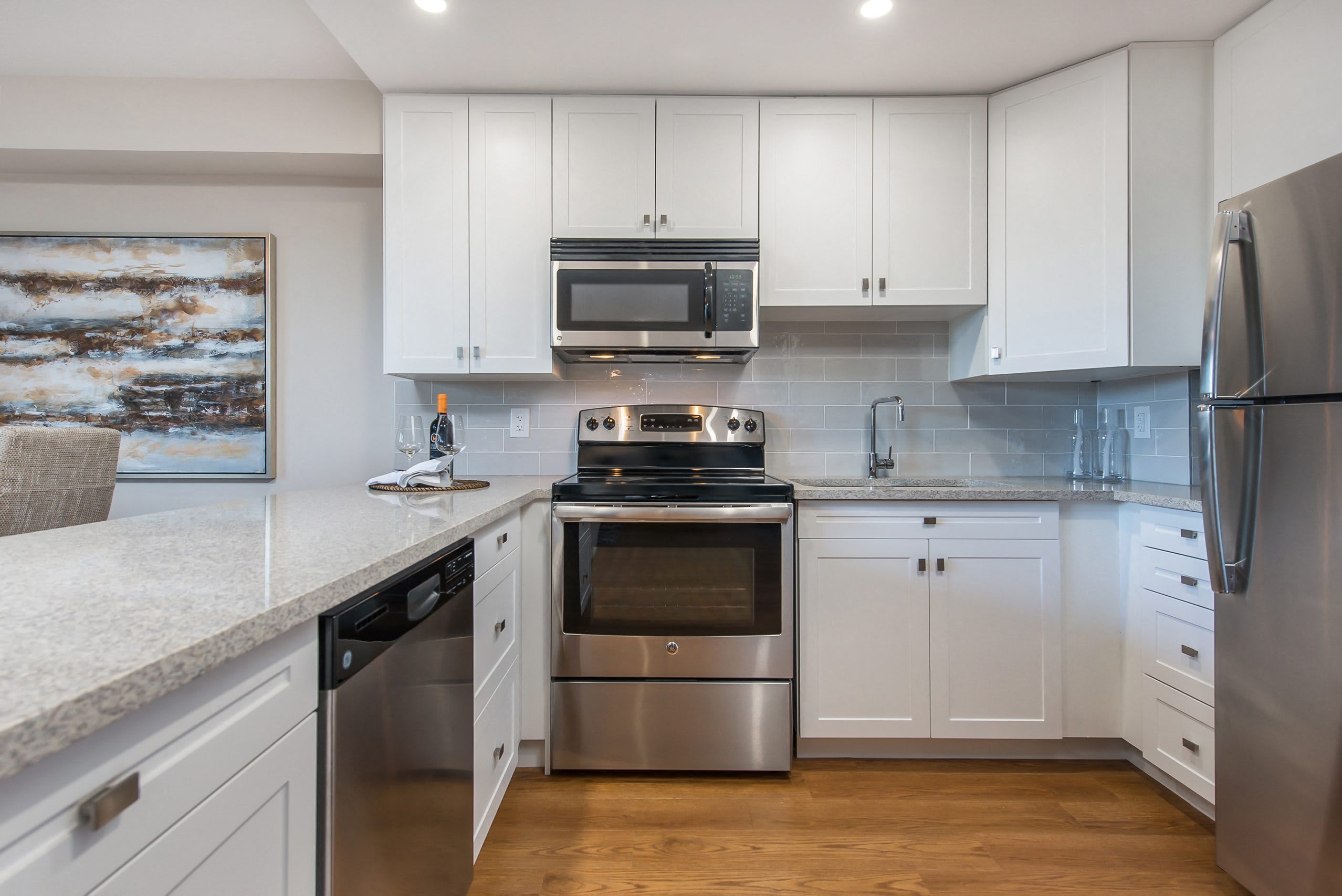 Lorneville Apartments - 3 Bed 1.5 Bath A 1430 First St E 3