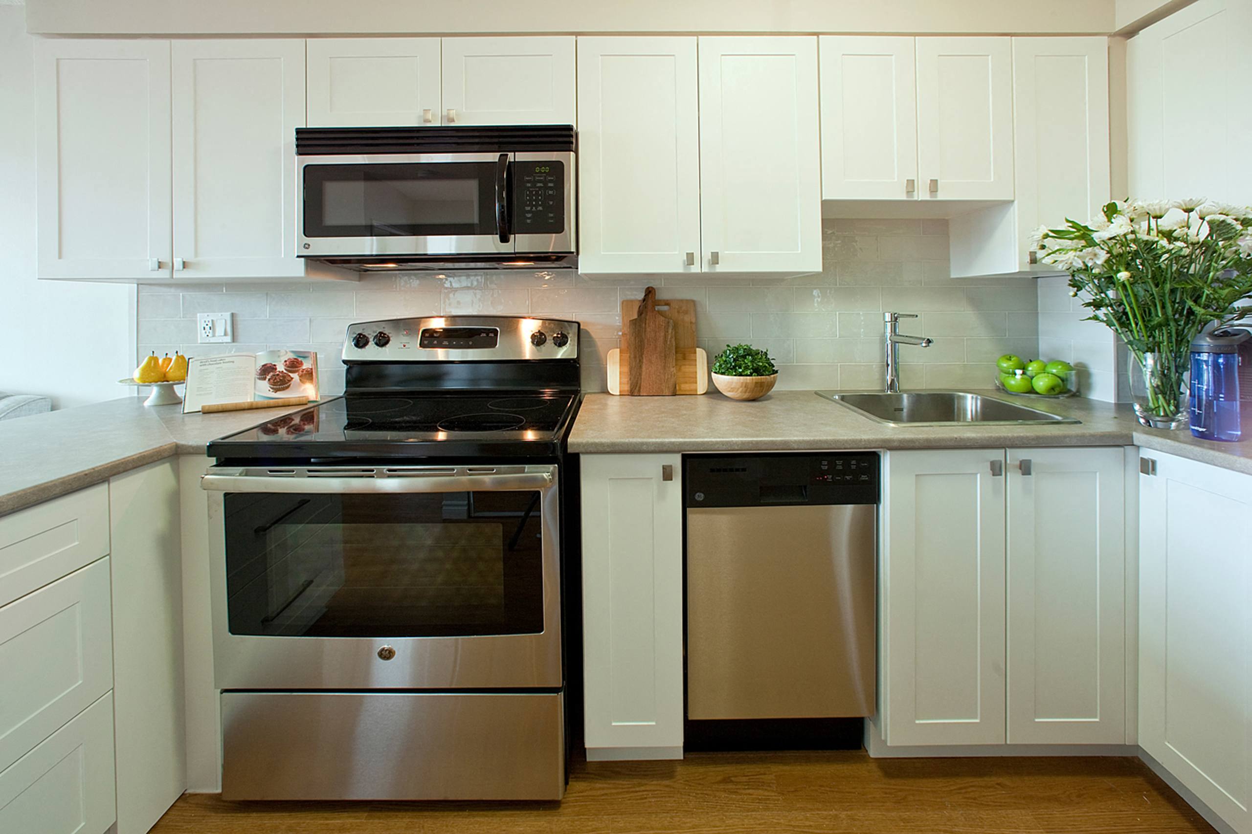 Regency Place Apartments - 2 Bed 1 Bath B 3